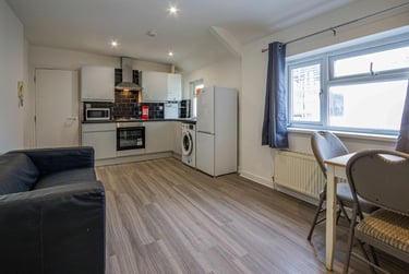 1 bed house, Richmond Road, Plasnewydd, Cardiff, CF243BW - Image 2